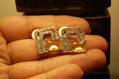 ZIRCON EARRINGS IN YELLOW