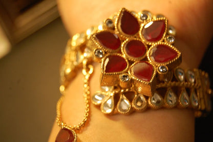 ELEGANT KUNDAN KARA WITH RED FLOWER