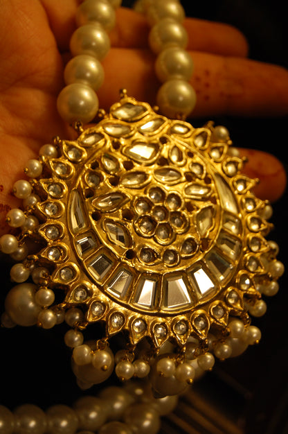 ELEGANT KUNDAN MALA