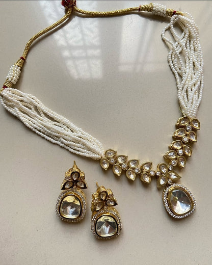ELEGANT KUNDAN SET