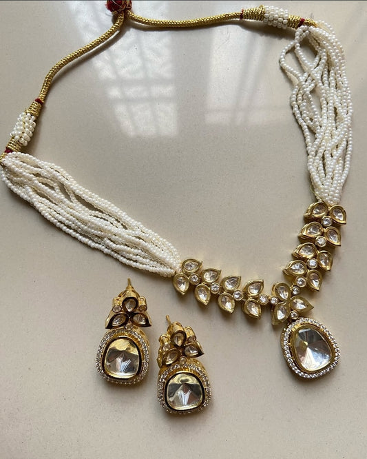 ELEGANT KUNDAN SET