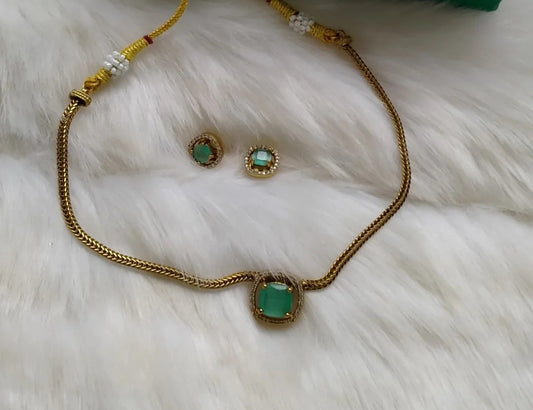 DELICATE GREEN & ZIRCON NECKLACE SET
