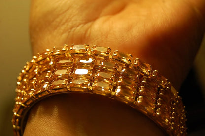 SET OF 4 CHAMPAGNE & ZIRCON BANGLES IN GOLDEN BASE