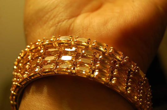SET OF 4 CHAMPAGNE & ZIRCON BANGLES IN GOLDEN BASE