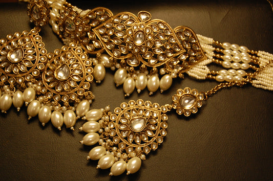 KUNDAN CHOKER SET
