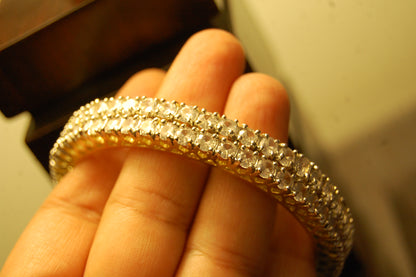 PAIR OF ELEGANT ZIRCON BANGLES