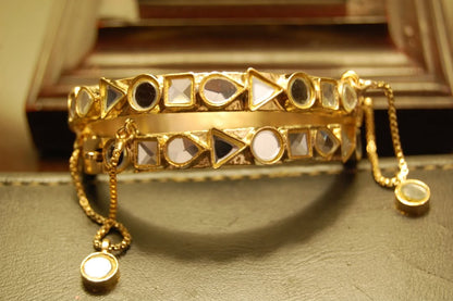 PAIR OF ELEGANT KUNDAN BANGLES