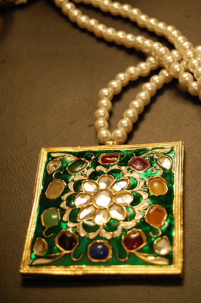 GORGEOUS MALA IN GREEN MEENA & MULTI STONES