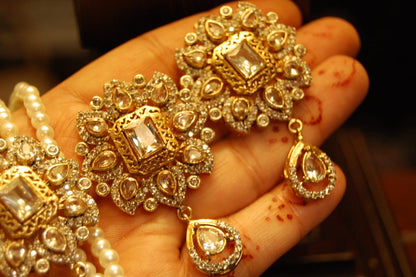 ZIRCON PENDENT SET
